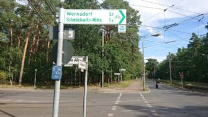 BVG: Radweg trifft Straßenbahngleise Kreuzung Adlergestell Ecke Vetschauer Allee