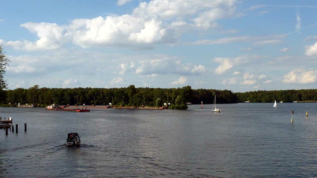 Segelboote auf dem Seddinsee bei Schmöckwitz