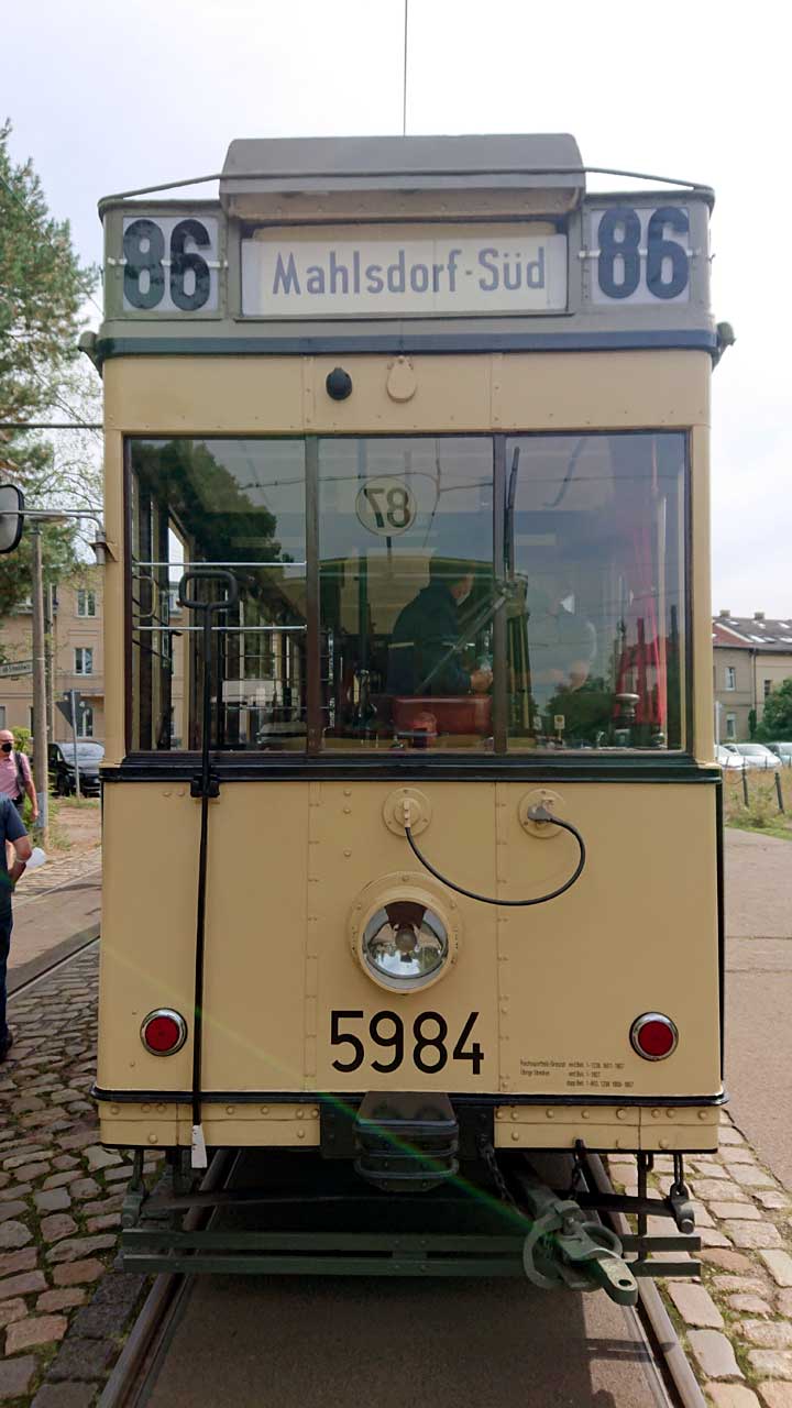 Historische Straßenbahnen auf Fahrt in Berlin Schmöckwitz