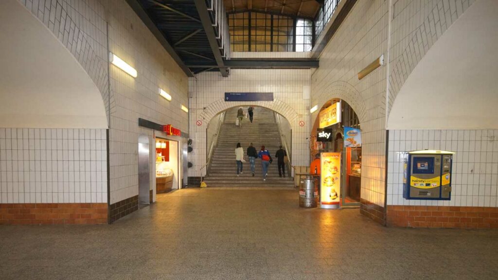 Bahnhof Berlin Köpenick Haupthalle