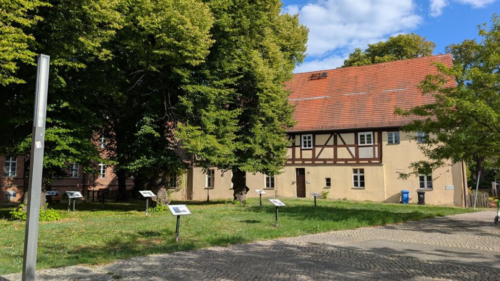 Innenhof und historische Häuser in der Altstadt Köpenick