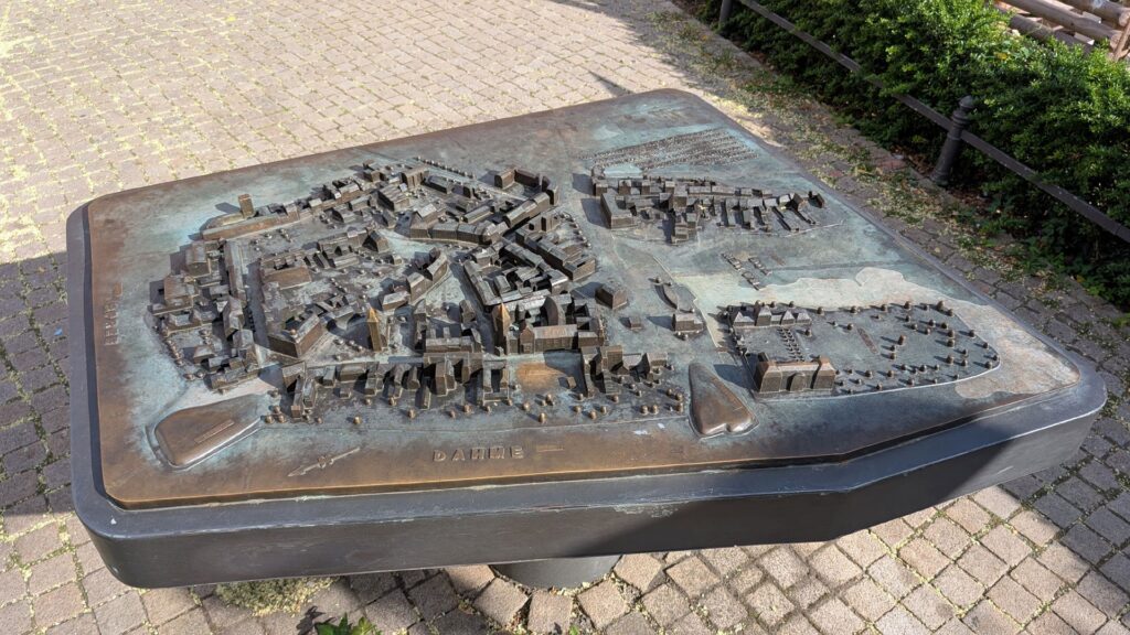 Bronzenes Tastmodell der Altstadt Köpenick