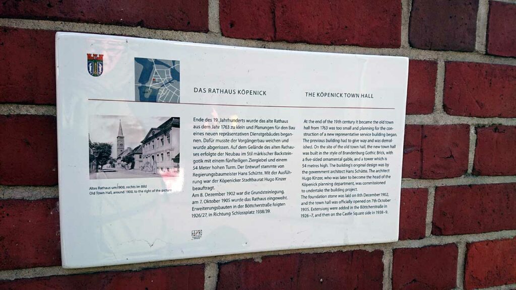 Infotafel Rathaus Köpenick - Hauptmann von Köpenick