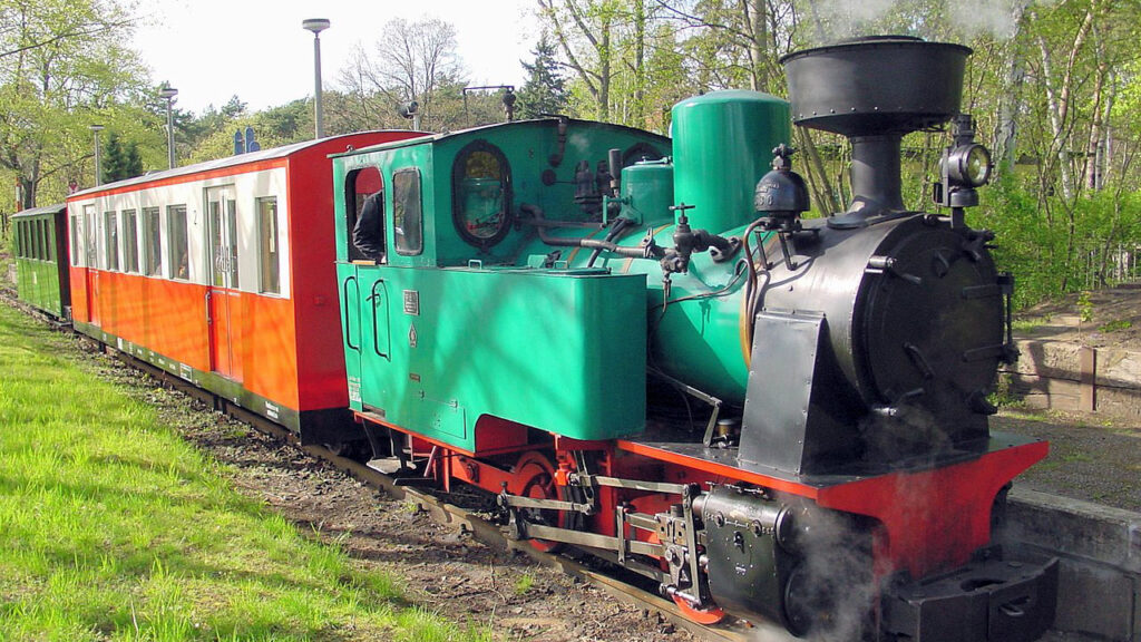 Parkeisenbahn Wuhlheide - Dampflok Klaus am Hauptbahnhof