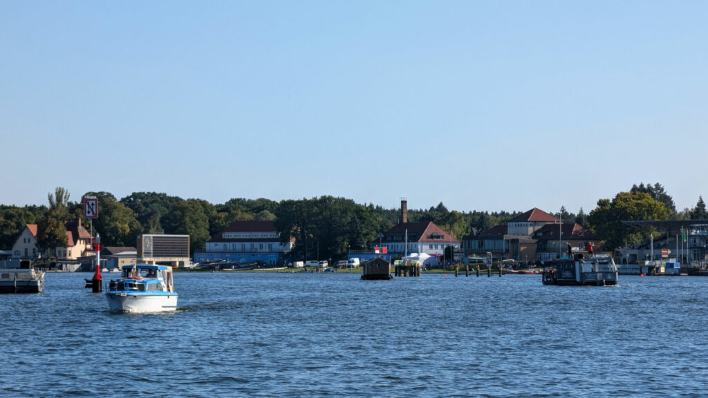 Regattatribünen an der Regattastrecke Grünau in Köpenick