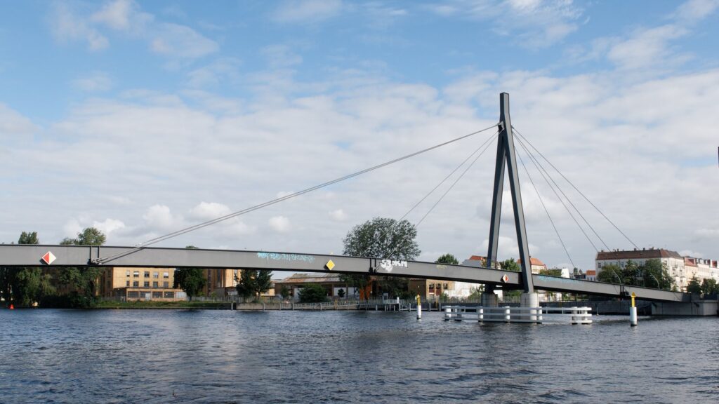 Kaisersteg ?ber die Spree als Motiv zum Sch?neweider Br?ckenfest 2026