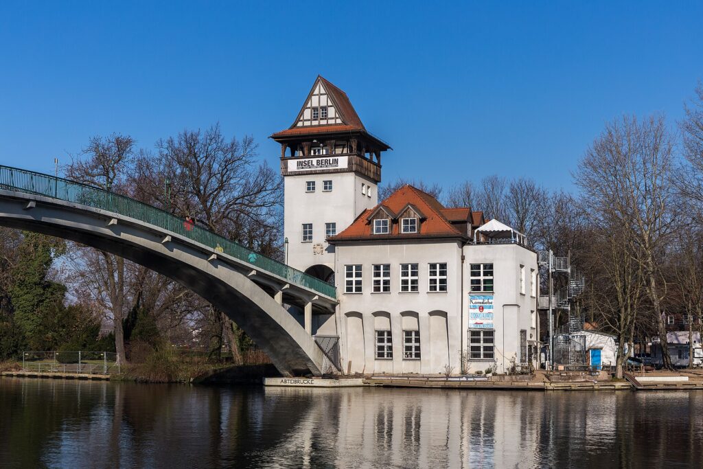 Insel der Jugend und Abteibr?cke in Alt-Treptow