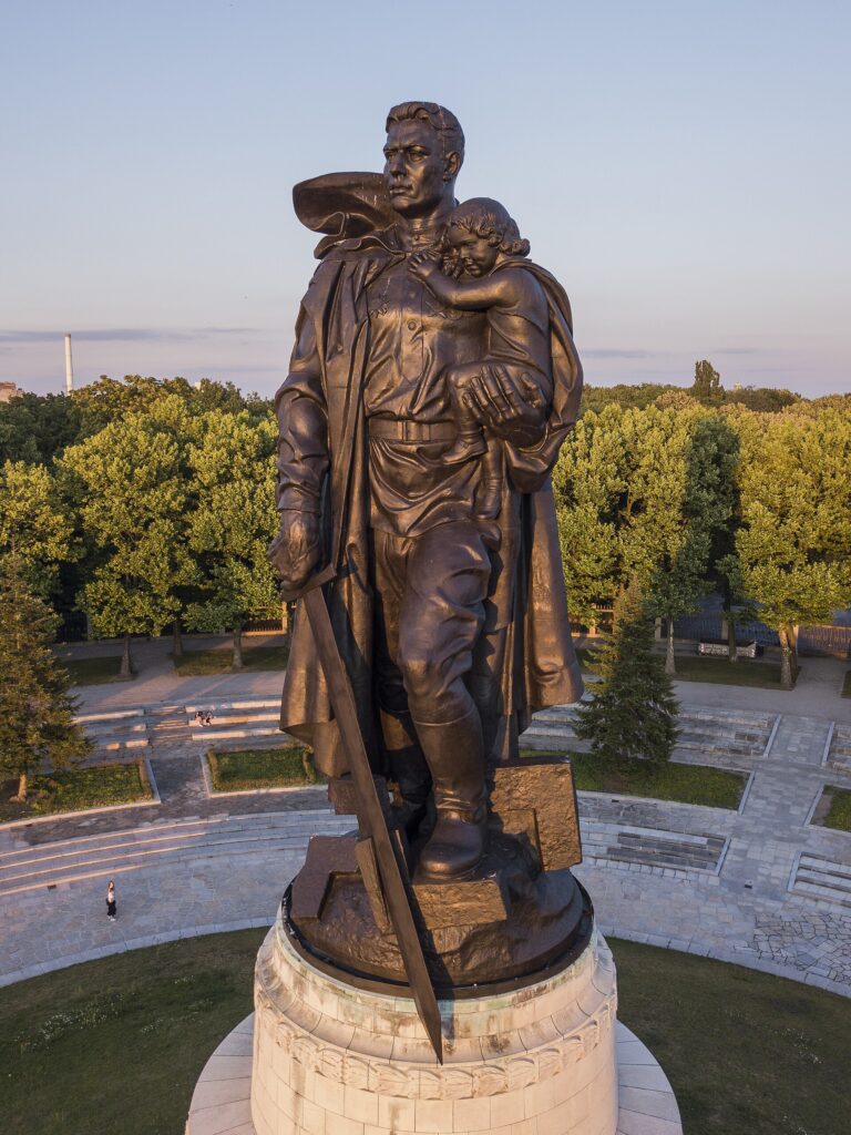 Sowjetisches Ehrenmal Treptower Park in Treptow-Köpenick