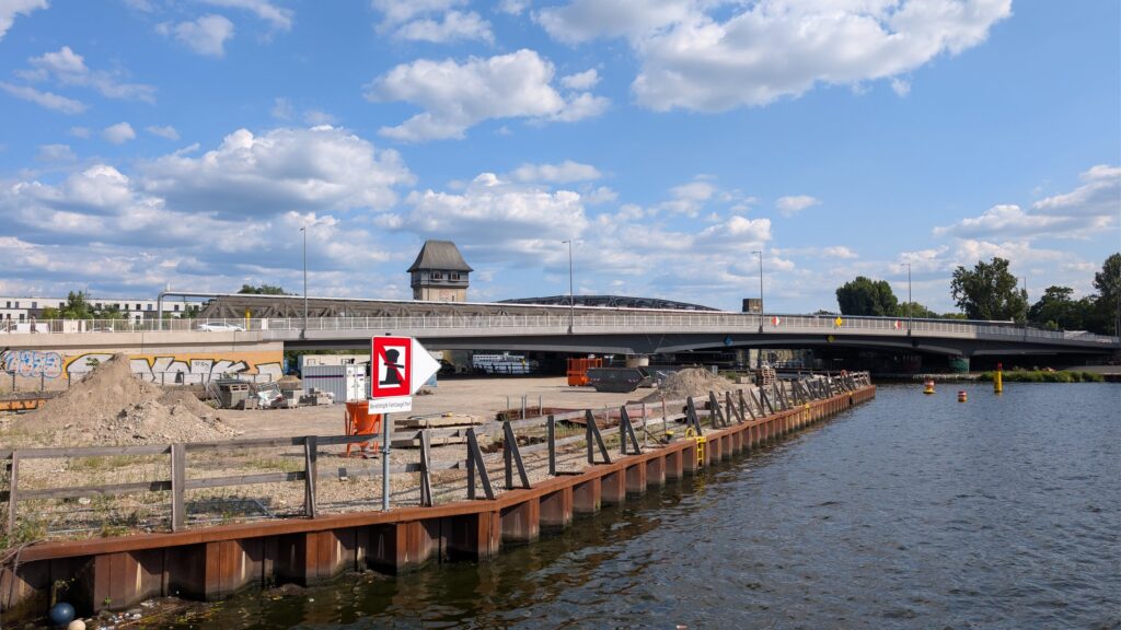 Elsenbrücke über die Spree während des Umbaus
