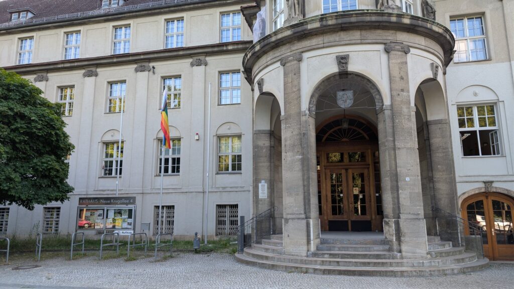 Haupteingang des Rathauses Treptow