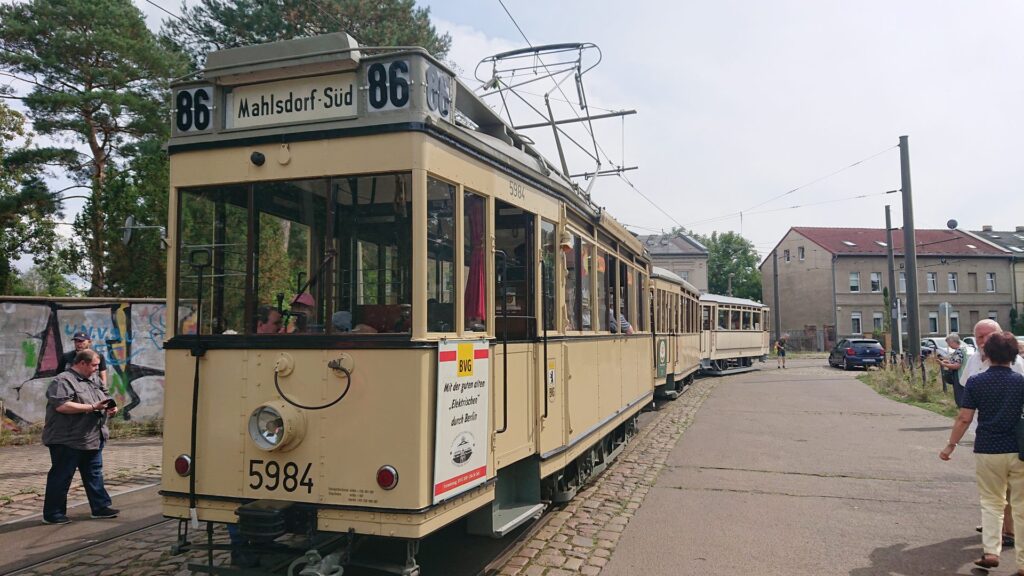 Historische Straßenbahn an der Endhaltestelle Schmöckwitz