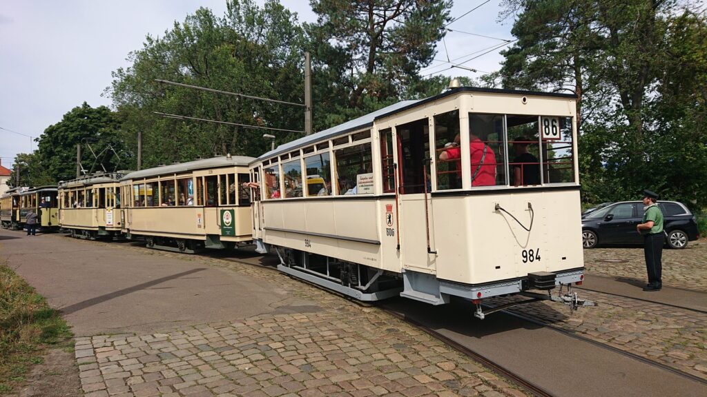 Historische Straßenbahn an der Endhaltestelle Schmöckwitz