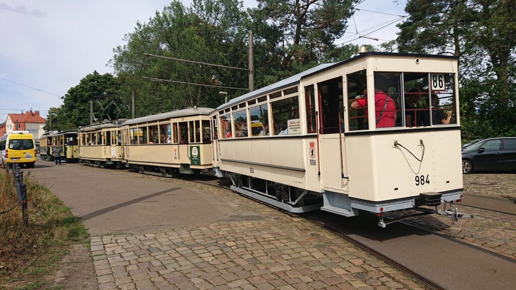 Historische Straßenbahn an der Endhaltestelle Schmöckwitz