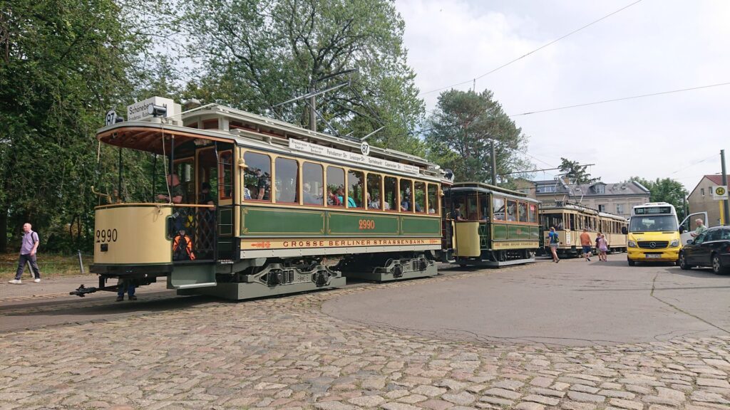 Historische Straßenbahn an der Endhaltestelle Schmöckwitz