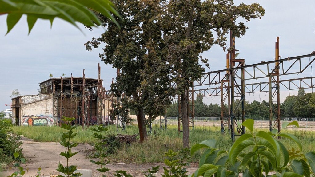 Historische Versuchsanlagen im Aerodynamischen Park Adlershof
