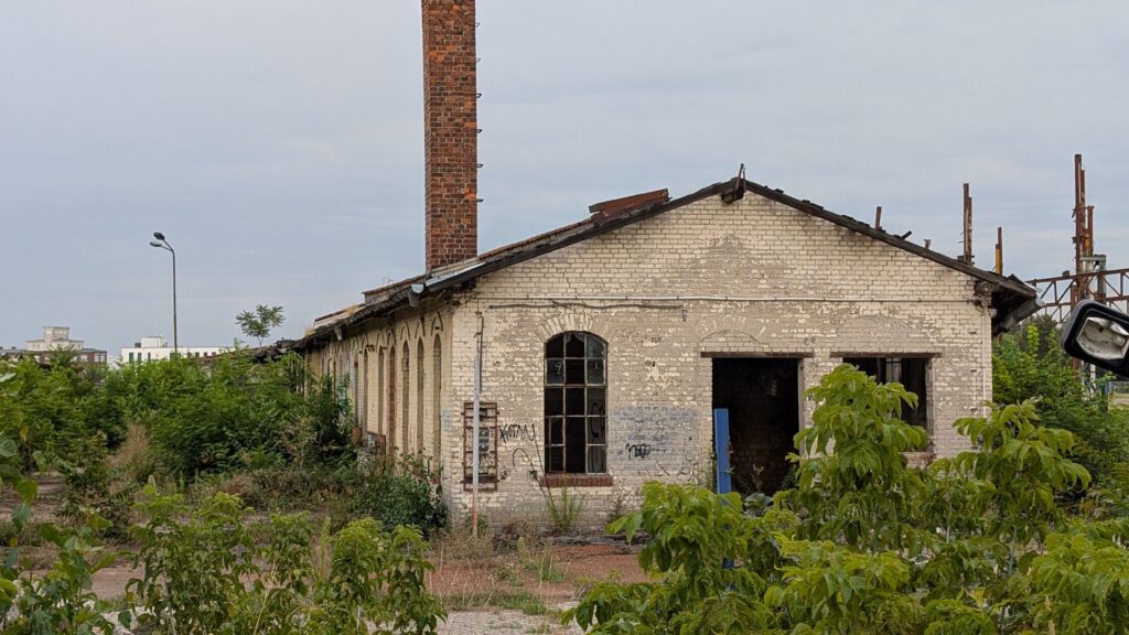 Historisches Betriebsgebäude im Aerodynamischen Park Adlershof