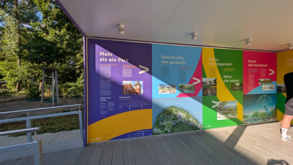 Informationspavillon zur Entwicklung des Spreeparks