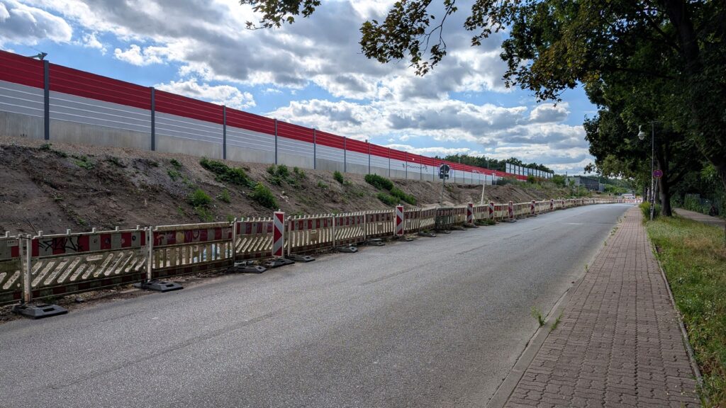 Am Bahndamm im geplanten nördlichen Verlauf der Westumfahrung