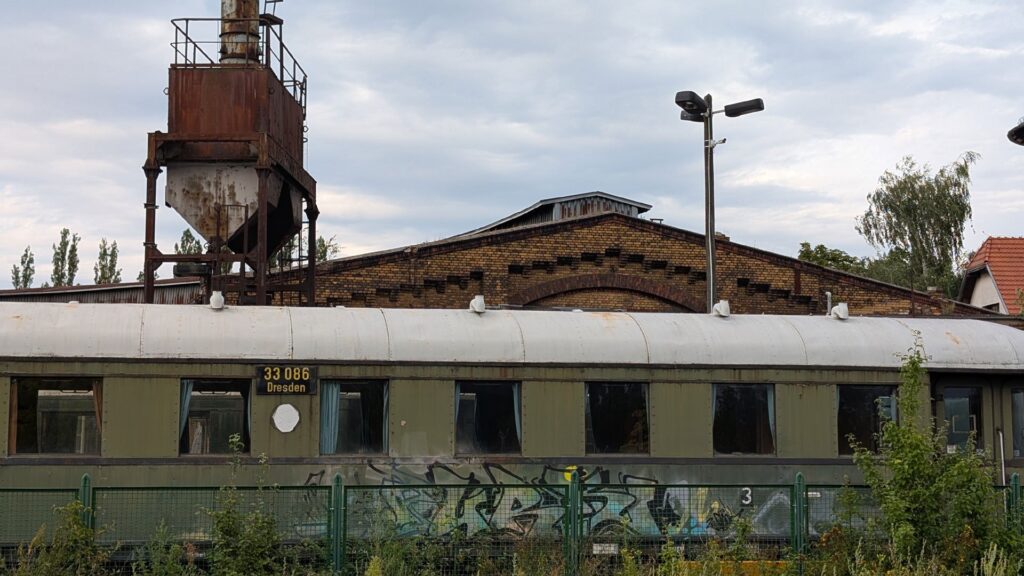 Historischer Wagen 33 086 Dresden im Bahnbetriebswerk Schöneweide