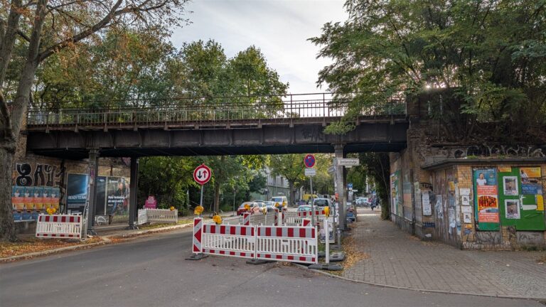 Gleisbrücke über der Bouchéstraße